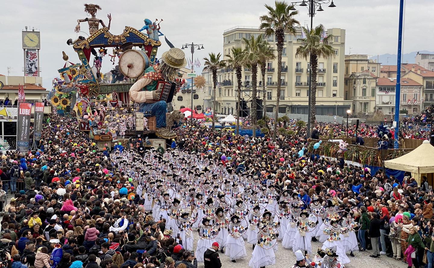 Il Carnevale di Viareggio celebra i suoi 150 anni a Cannes intoscana